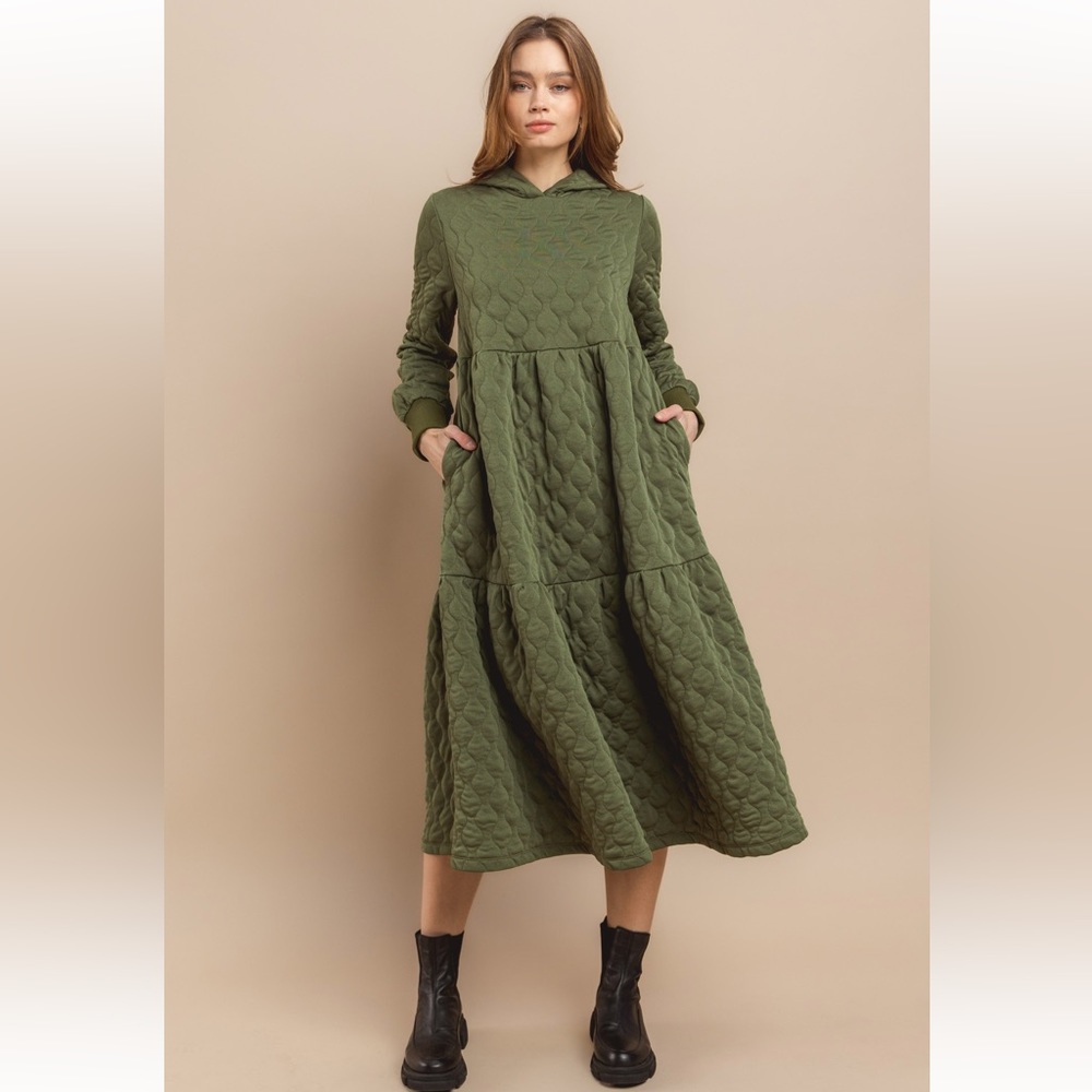 05 Quilted Maxi Dress with Hoodie - Picture 1 of 5